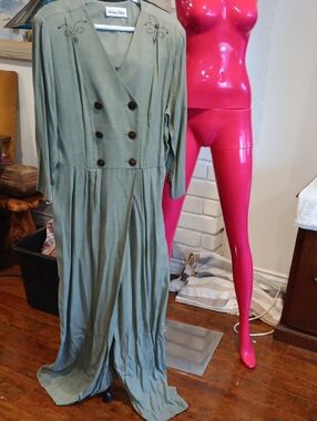 Vintage Sage Green Double-Breasted Jumpsuit